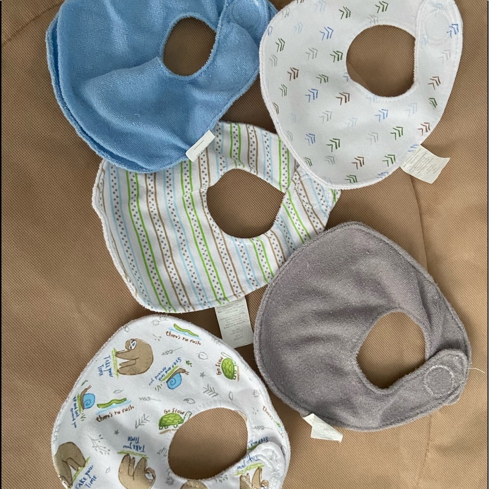 newborn size bibs